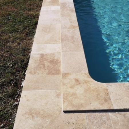 Nouvelle création de piscine traditionnelle